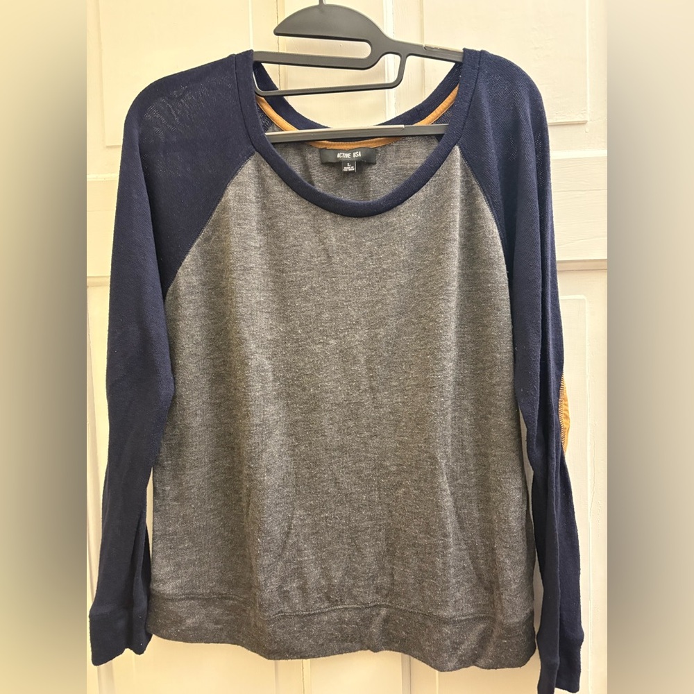 Women’s large thin sweater with suede patch elbows